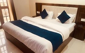 Divine Ganga - Luxury Comfort ! Travellers Delight ! Budget Friendly ! Prime Location ! Guest Favourite