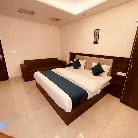 Divine Ganga - Luxury Comfort ! Travellers Delight ! Budget Friendly ! Prime Location ! Guest Favourite Haridwar Exterior photo