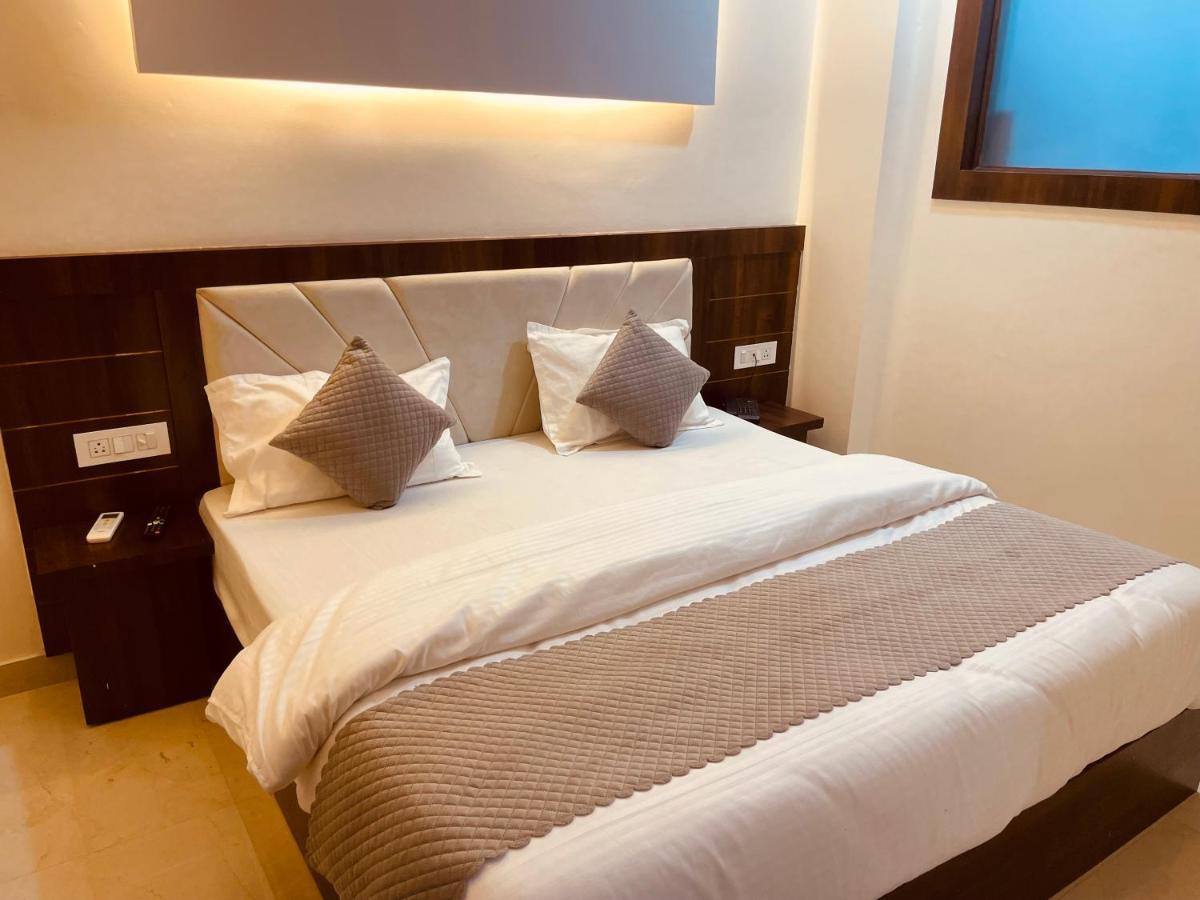 Divine Ganga - Luxury Comfort ! Travellers Delight ! Budget Friendly ! Prime Location ! Guest Favourite Haridwar Exterior photo