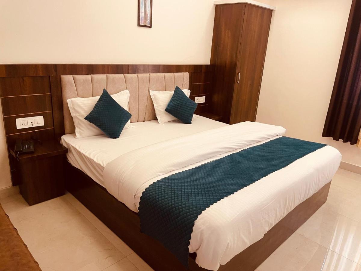 Divine Ganga - Luxury Comfort ! Travellers Delight ! Budget Friendly ! Prime Location ! Guest Favourite Haridwar Exterior photo