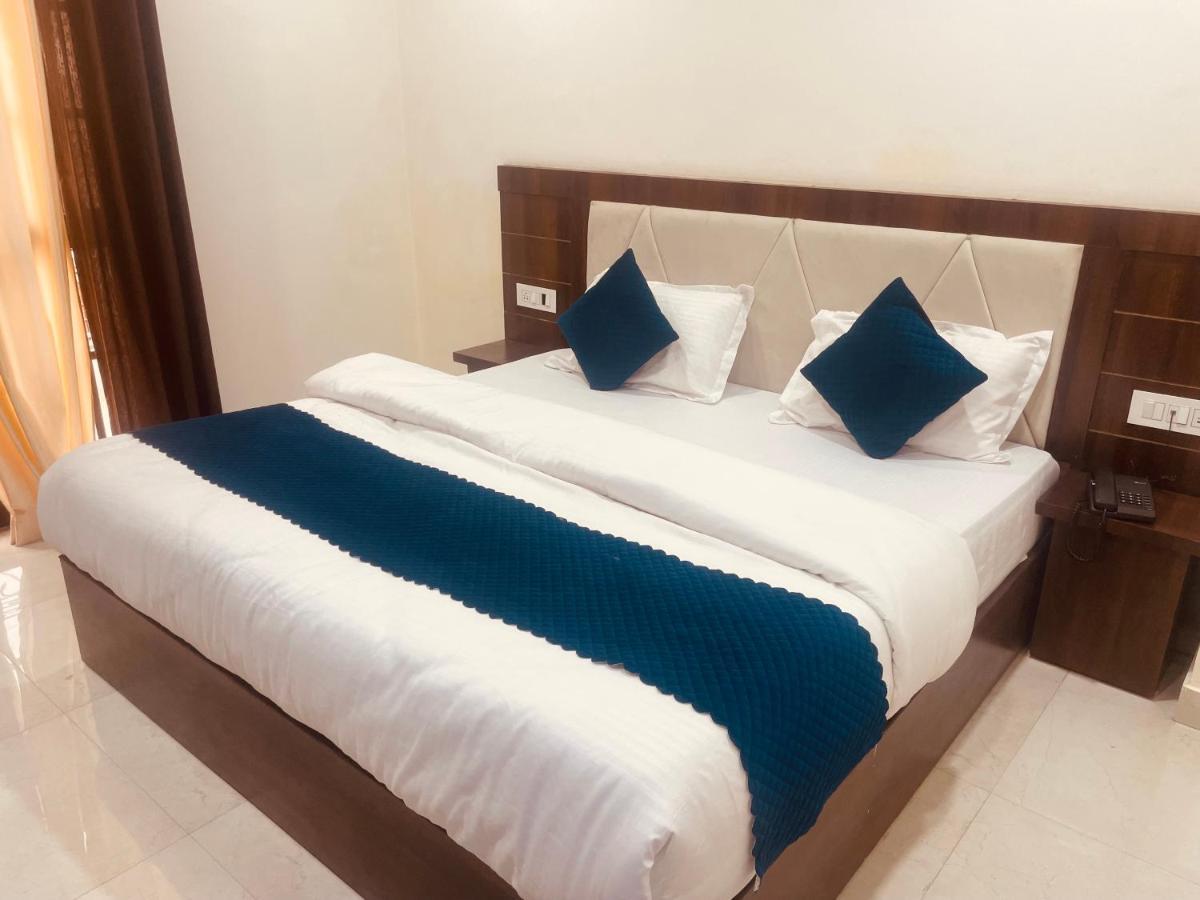 Divine Ganga - Luxury Comfort ! Travellers Delight ! Budget Friendly ! Prime Location ! Guest Favourite Haridwar Exterior photo