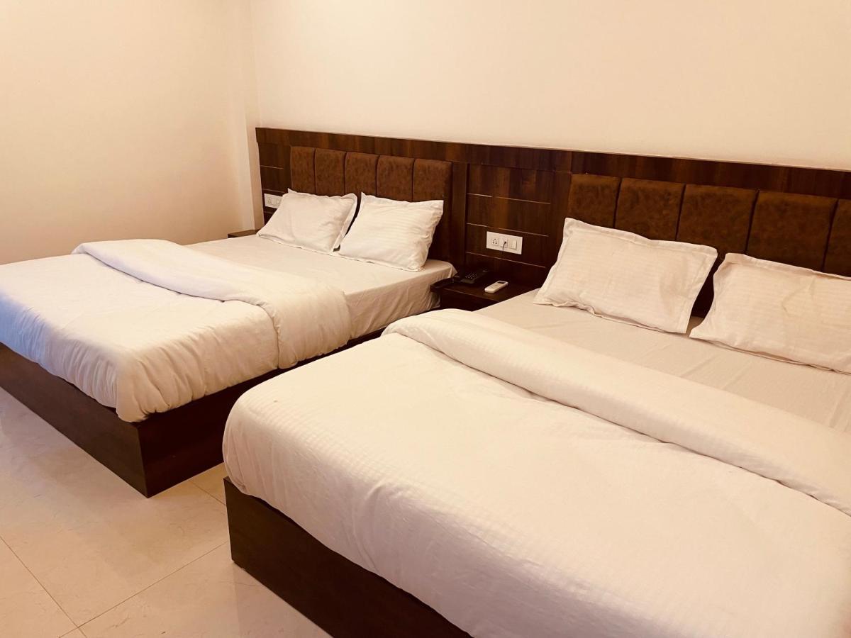 Divine Ganga - Luxury Comfort ! Travellers Delight ! Budget Friendly ! Prime Location ! Guest Favourite Haridwar Exterior photo