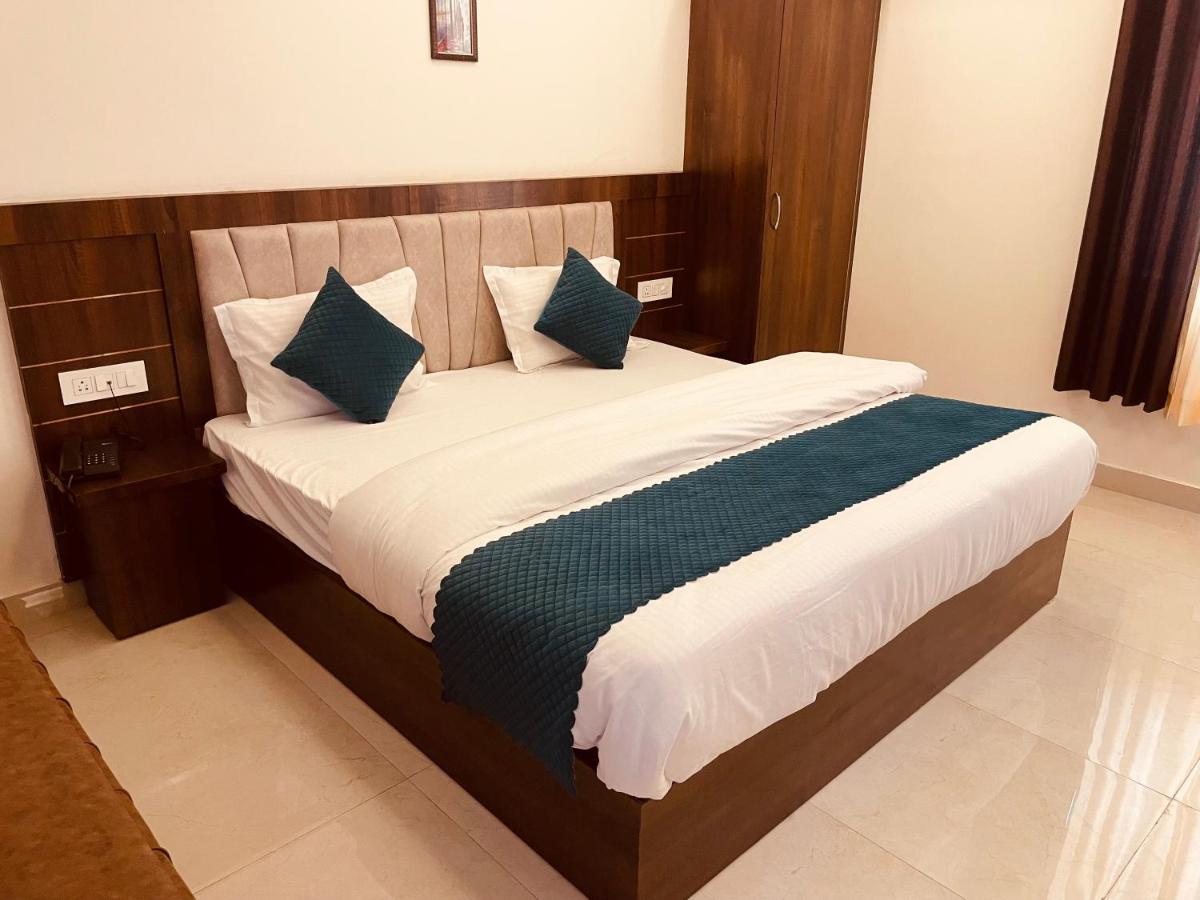 Divine Ganga - Luxury Comfort ! Travellers Delight ! Budget Friendly ! Prime Location ! Guest Favourite Haridwar Exterior photo
